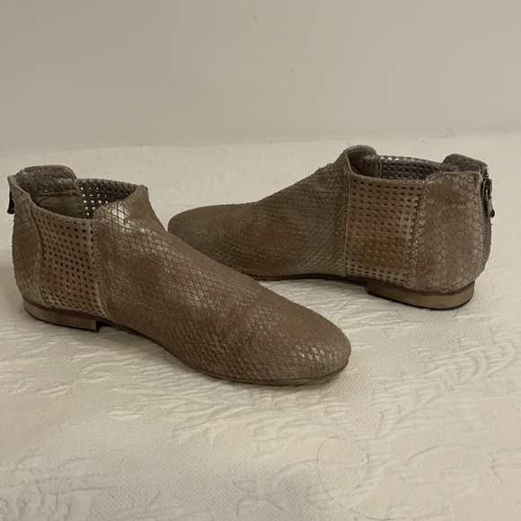 Free People snakeskin Roby back zip booties sz 10 - Picture 5 of 7